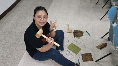 敲樹皮圖片