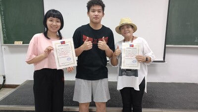 與講師合照圖片